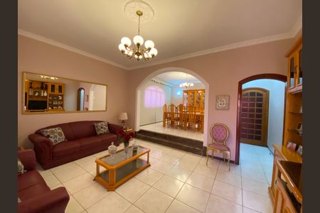 Casa à venda com 3 quartos, 212m² em Inhaúma, Rio de Janeiro