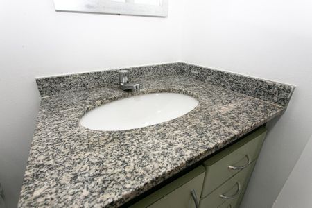 Apartamento à venda com 77m², 3 quartos e 1 vaga Apartamento à venda com 77m², 3 quartos e 1 vagaBanheiro