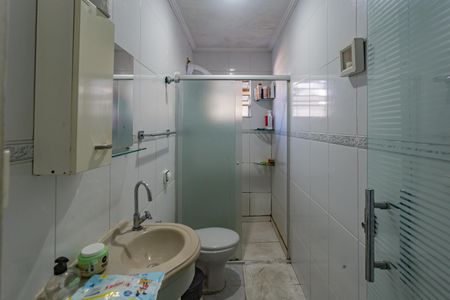 Casa à venda com 180m², 3 quartos e 2 vagasBanheiro da Suíte