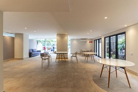 Apartamento à venda com 237m², 4 quartos e 2 vagas Apartamento à venda com 237m², 4 quartos e 2 vagasSalão de Festas