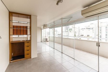 Apartamento à venda com 237m², 4 quartos e 2 vagas Apartamento à venda com 237m², 4 quartos e 2 vagasSala - Churrasqueira