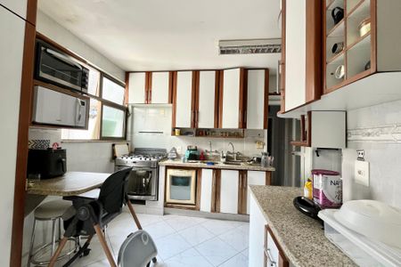 Apartamento para alugar com 330m², 4 quartos e 2 vagasCozinha 