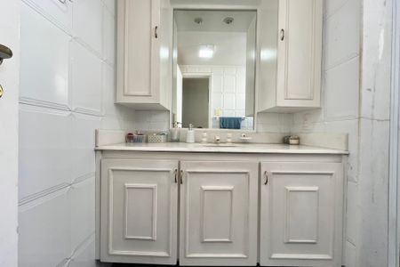 Apartamento para alugar com 330m², 4 quartos e 2 vagasBanheiro 