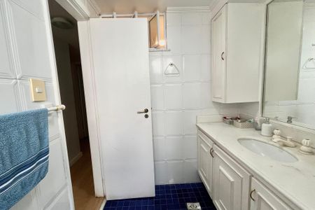 Apartamento para alugar com 330m², 4 quartos e 2 vagasBanheiro