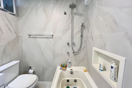 Apartamento para alugar com 330m², 4 quartos e 2 vagasBanheiro da suíte 1
