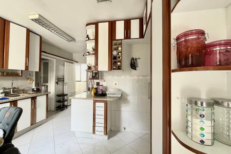 Apartamento para alugar com 330m², 4 quartos e 2 vagasCozinha 