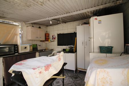 Casa à venda com 200m², 2 quartos e 1 vagaQuintal