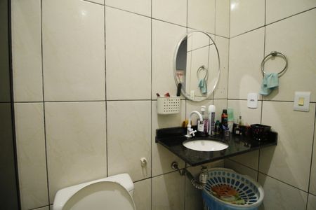 Casa à venda com 200m², 2 quartos e 1 vagaBanheiro