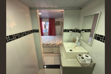 Casa à venda com 45m², 2 quartos e sem vaga