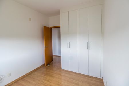Apartamento para alugar com 133m², 4 quartos e 2 vagas Apartamento para alugar com 133m², 4 quartos e 2 vagasQuarto 2