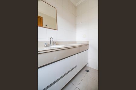 Apartamento para alugar com 133m², 4 quartos e 2 vagas Apartamento para alugar com 133m², 4 quartos e 2 vagasBanheiro da Suíte