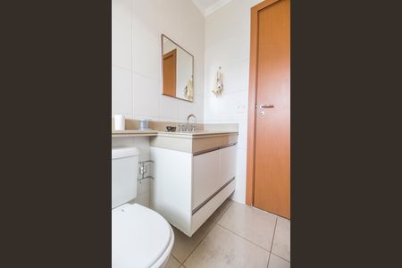 Apartamento para alugar com 133m², 4 quartos e 2 vagas Apartamento para alugar com 133m², 4 quartos e 2 vagasBanheiro 2