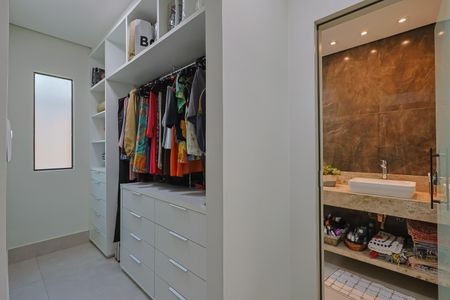Casa à venda com 215m², 3 quartos e 2 vagasCloset da Suíte