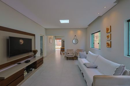 Casa à venda com 3 quartos, 215m² em Santa Cruz, Belo Horizonte