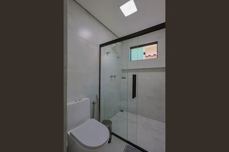 Casa à venda com 215m², 3 quartos e 2 vagasBanheiro social