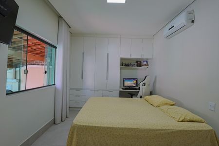 Casa à venda com 215m², 3 quartos e 2 vagasQuarto 2