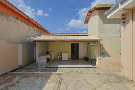 Casa à venda com 215m², 3 quartos e 2 vagasÁrea comum