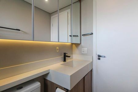 Apartamento à venda com 98m², 3 quartos e 2 vagas Apartamento à venda com 98m², 3 quartos e 2 vagasBanheiro da Suíte