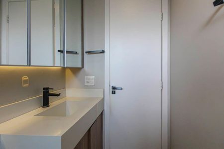 Apartamento à venda com 98m², 3 quartos e 2 vagas Apartamento à venda com 98m², 3 quartos e 2 vagasBanheiro da Suíte