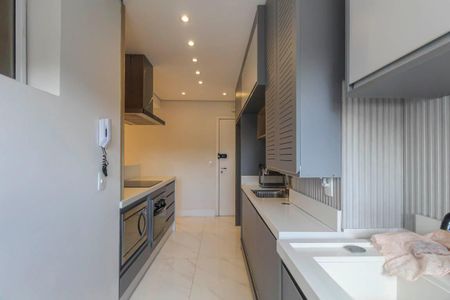 Apartamento à venda com 98m², 3 quartos e 2 vagas Apartamento à venda com 98m², 3 quartos e 2 vagasÁrea de Serviço