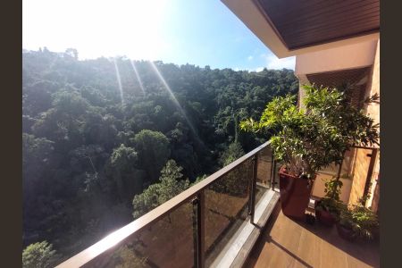 Apartamento à venda com 116m², 2 quartos e 2 vagasFoto 02