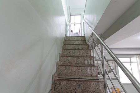Apartamento à venda com 170m², 3 quartos e 3 vagasEscada