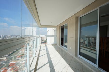 Apartamento à venda com 125m², 3 quartos e 2 vagasVaranda