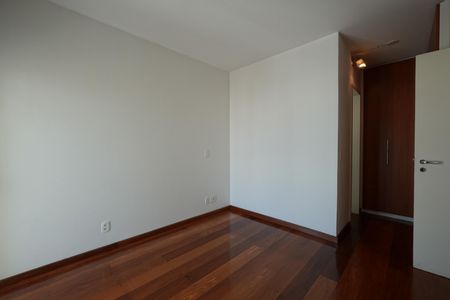 Apartamento à venda com 125m², 3 quartos e 2 vagasSuíte