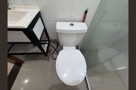 Banheiro Social de apartamento para alugar com 1 quarto, 28m² em Barra da Tijuca, Rio de Janeiro