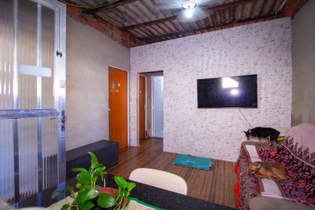 Sala de casa para alugar com 2 quartos, 70m² em Ze Garoto, São Gonçalo