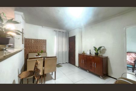 Casa para alugar com 56m², 2 quartos e sem vaga Casa para alugar com 56m², 2 quartos e sem vagaSala