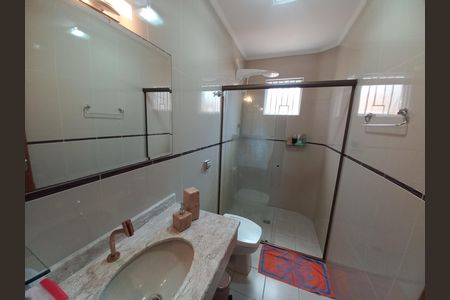 Casa para alugar com 116m², 3 quartos e 2 vagas Casa para alugar com 116m², 3 quartos e 2 vagasBanheiro 1