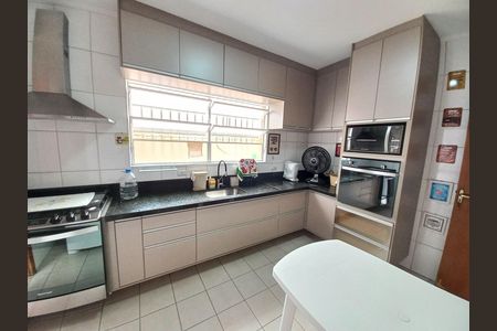 Casa para alugar com 116m², 3 quartos e 2 vagas Casa para alugar com 116m², 3 quartos e 2 vagasCozinha