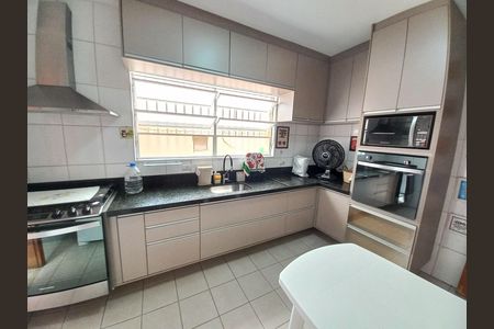 Casa para alugar com 116m², 3 quartos e 2 vagas Casa para alugar com 116m², 3 quartos e 2 vagasCozinha
