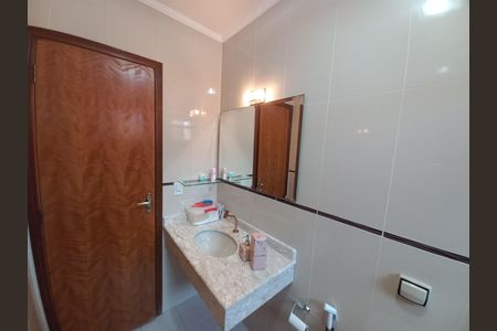 Casa para alugar com 116m², 3 quartos e 2 vagas Casa para alugar com 116m², 3 quartos e 2 vagasBanheiro 1