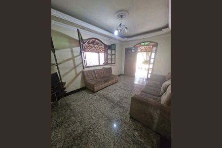 Casa à venda com 360m², 3 quartos e 6 vagas Casa à venda com 360m², 3 quartos e 6 vagasFoto 04