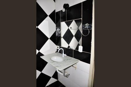 Casa para alugar com 100m², 3 quartos e 1 vaga Casa para alugar com 100m², 3 quartos e 1 vagaDetalhe - Banheiro Social