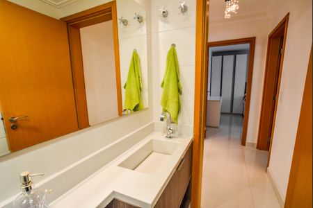 Apartamento à venda com 118m², 2 quartos e 2 vagasBanheiro Social