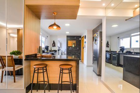 Apartamento à venda com 118m², 2 quartos e 2 vagasCozinha