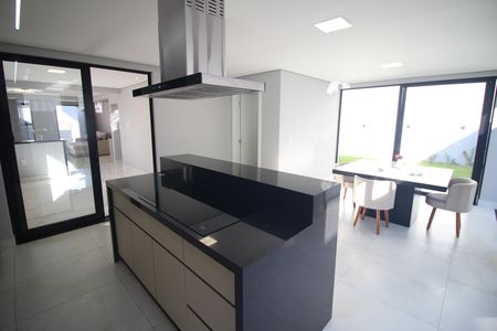 Casa à venda com 330m², 4 quartos e 5 vagasCozinha