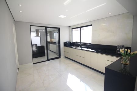 Casa à venda com 330m², 4 quartos e 5 vagasCozinha