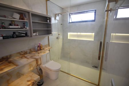 Casa à venda com 330m², 4 quartos e 5 vagasSuite Quarto 1