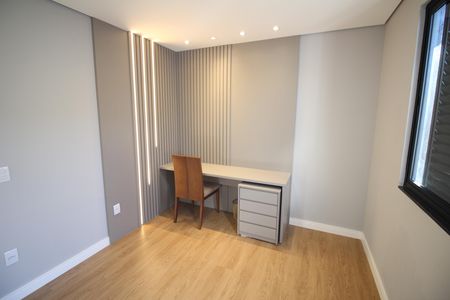 Casa à venda com 330m², 4 quartos e 5 vagasQuarto 2