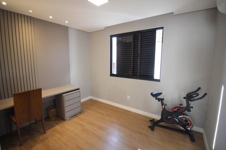 Casa à venda com 330m², 4 quartos e 5 vagasQuarto 2