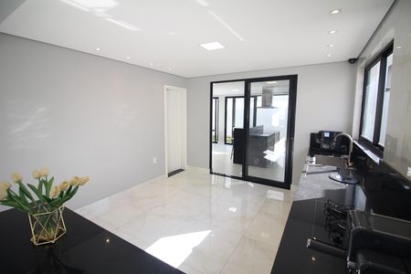 Casa à venda com 330m², 4 quartos e 5 vagasCozinha
