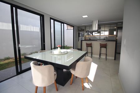Casa à venda com 330m², 4 quartos e 5 vagasCozinha