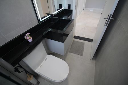 Casa à venda com 330m², 4 quartos e 5 vagasBanheiro 3