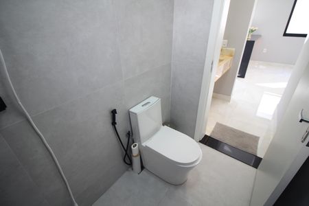 Casa à venda com 330m², 4 quartos e 5 vagasBanheiro 1