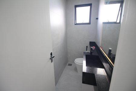 Casa à venda com 330m², 4 quartos e 5 vagasBanheiro 2