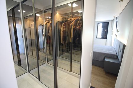Casa à venda com 330m², 4 quartos e 5 vagasCloset Quarto 1